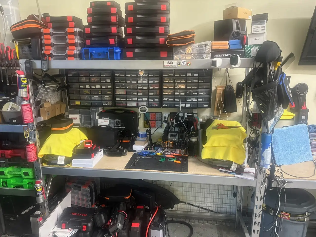 Carhax Bench - Professional automotive diagnostic equipment