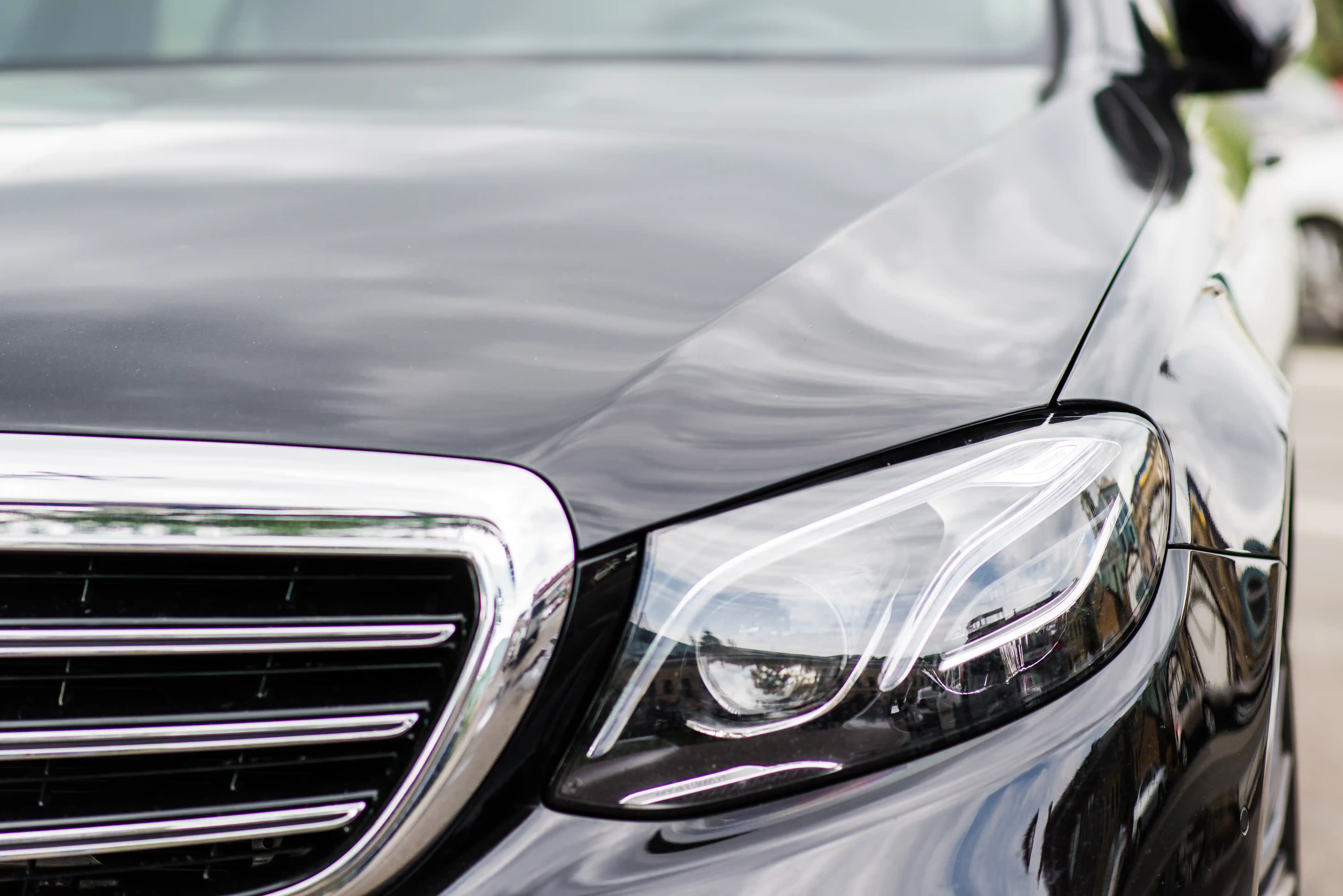 Mercedes and Range Rover Keys: Why Luxury Cars Need a Specialist Locksmith